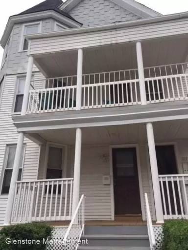 Main picture of 221 Willow St