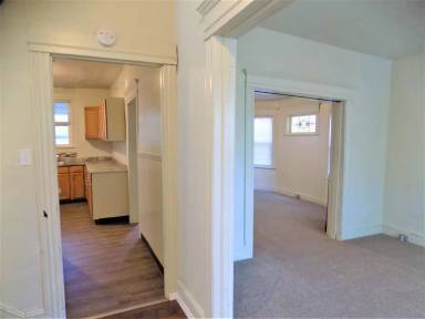 Main picture of 912 Monroe Ave