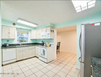 Main picture of 819 4th Ave N