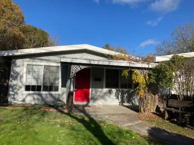 Main picture of 2042 Mill Rd