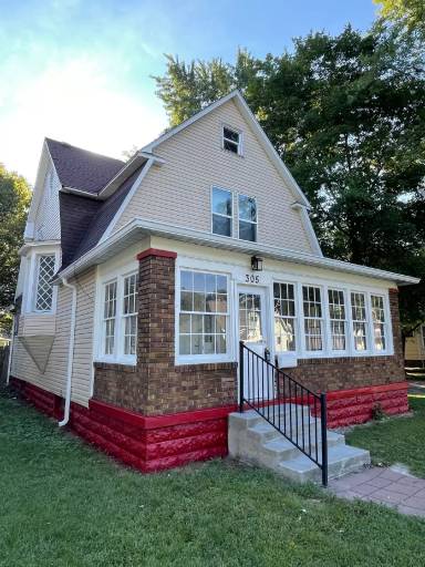 Main picture of 305 N 23rd St