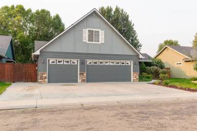 Main picture of 2343 E Van Oker St