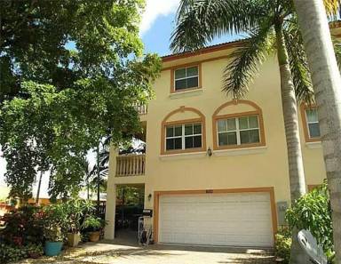 Main picture of 620 NE 7th Ave