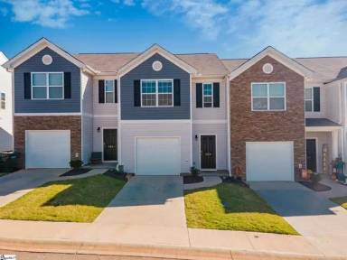 Main picture of 37 Moorlyn Ln