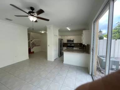 Main picture of 7020 NW 177th St