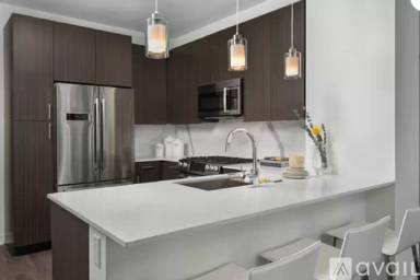 Main picture of 455 N Park Dr