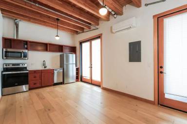 Main picture of 1515 N Rosa Parks Way