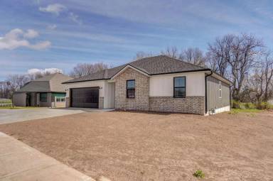 Main picture of 5584 W Mangrove St