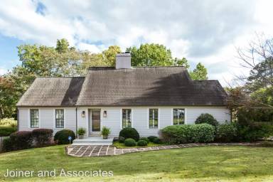 Main picture of 620 Riverview Rd