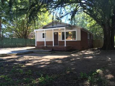 Main picture of 15 Ackley Rd