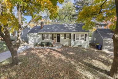 Main picture of 5817 Beverly Ave
