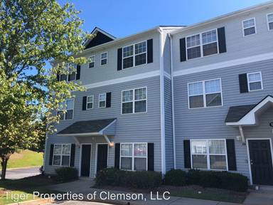 Main picture of 120 University Village Dr