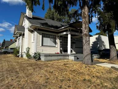 Main picture of 4005 SE Division St