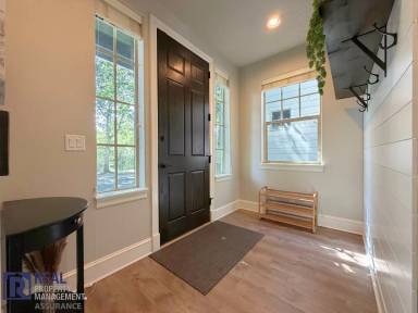 Main picture of 17423 SW Montague Way