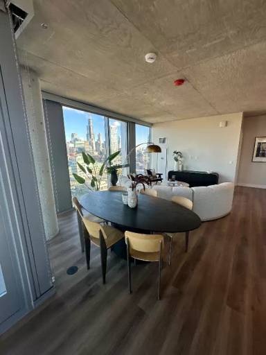 Main picture of 315 N May St