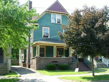 Main picture of 720 S Park St