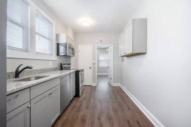 Main picture of 3512 Dodge St