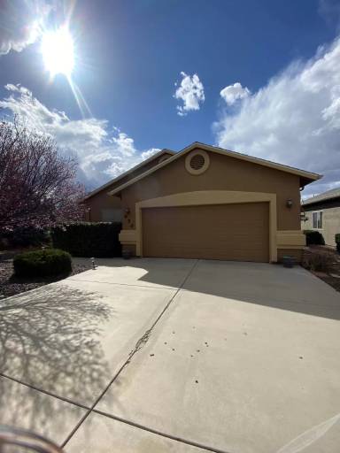 Main picture of 950 Newton Way