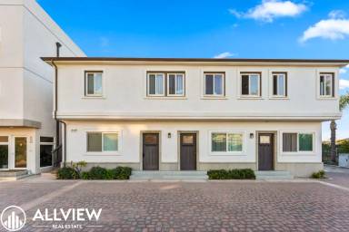 Main picture of 17C Pacific Ave