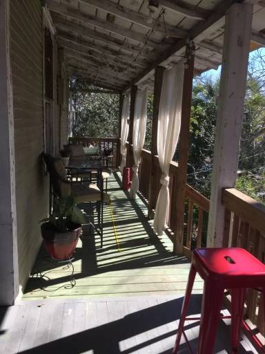 Main picture of 811 E Henry St