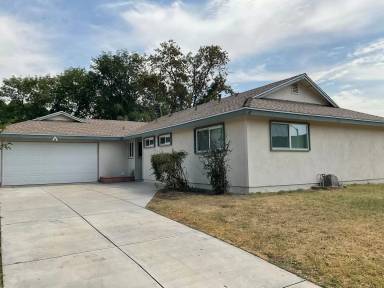 Main picture of 3471 Hoytt St