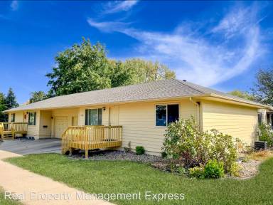 Main picture of 500 N Saint Paul Ave