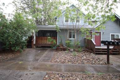 Main picture of 705 E 6th St