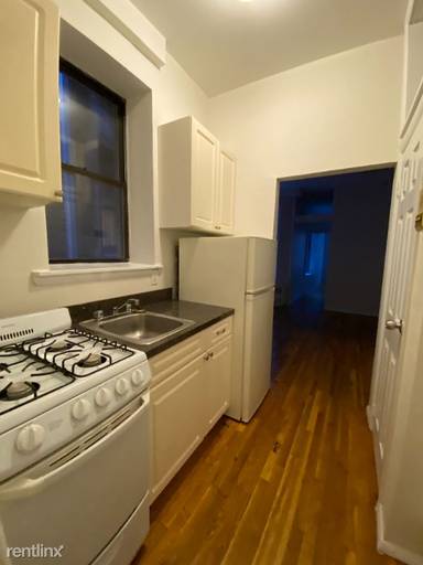 Main picture of 208 W 82nd St