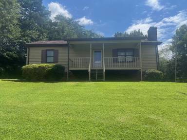 Main picture of 575 10th Avenue Dr SE