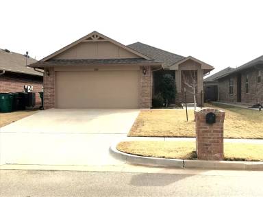 Main picture of 2340 NW 198th St