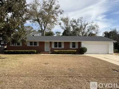 Main picture of 61 Loganberry Cir
