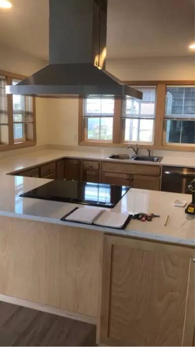 Main picture of 640 NW Coast St