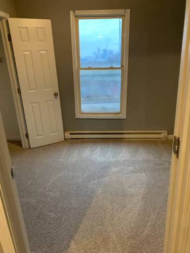 Main picture of 207 W 13th St