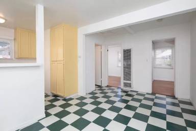 Main picture of 4765 Orchard Ave