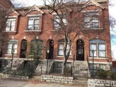 Main picture of 120 E 5th St
