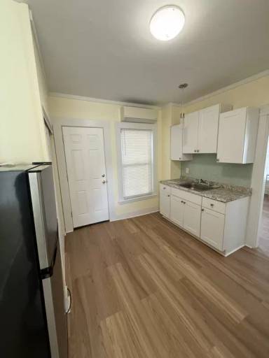 Main picture of 7 Home St
