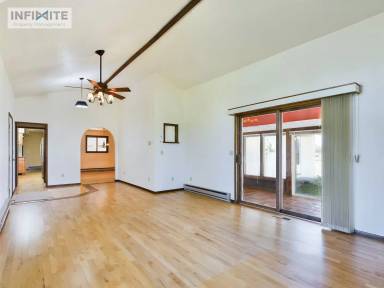 Main picture of 5040 Justin Ln