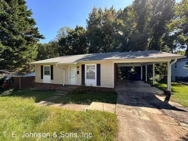 Main picture of 200 Cherryview Ln