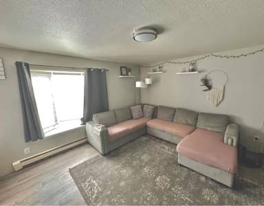 Main picture of 1054 Evergreen St