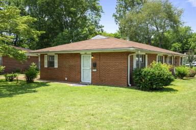Main picture of 107 Dawn Ave SE