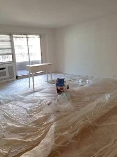 Main picture of 160 E 27th St