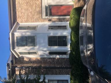 Main picture of 250 Sanders Ferry Rd