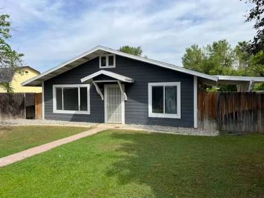 Main picture of 6904 Cedarcrest Ave