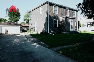 Main picture of 1085 Langlade Ave
