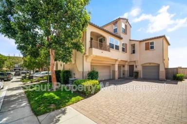 Main picture of 946 Bolex Way