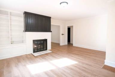 Main picture of 1003 W William St