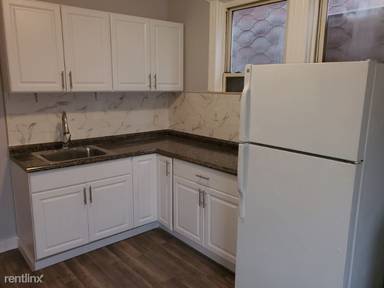 Main picture of 140 Myrtle Ave