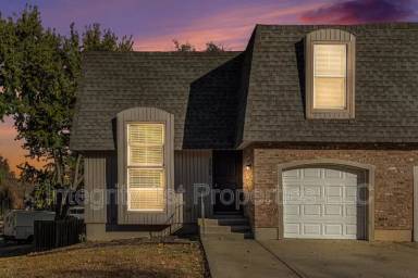 Main picture of 3500 NE 72nd Ter