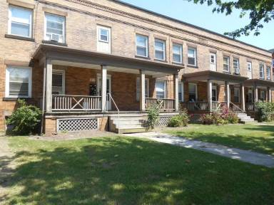 Main picture of 1355 West Blvd
