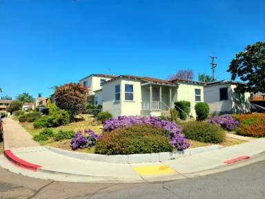 Main picture of 4534 College Way